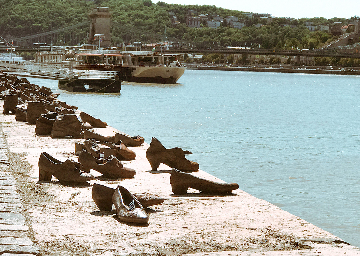 Memorial "Shoes on the Danube" 